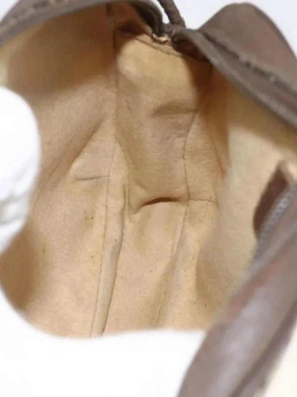 Gucci brand	gucci color	beige